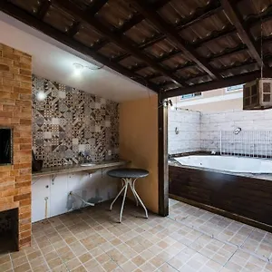 Casa de Férias Casa De Temporada Com Quintal Interno, Palhoça